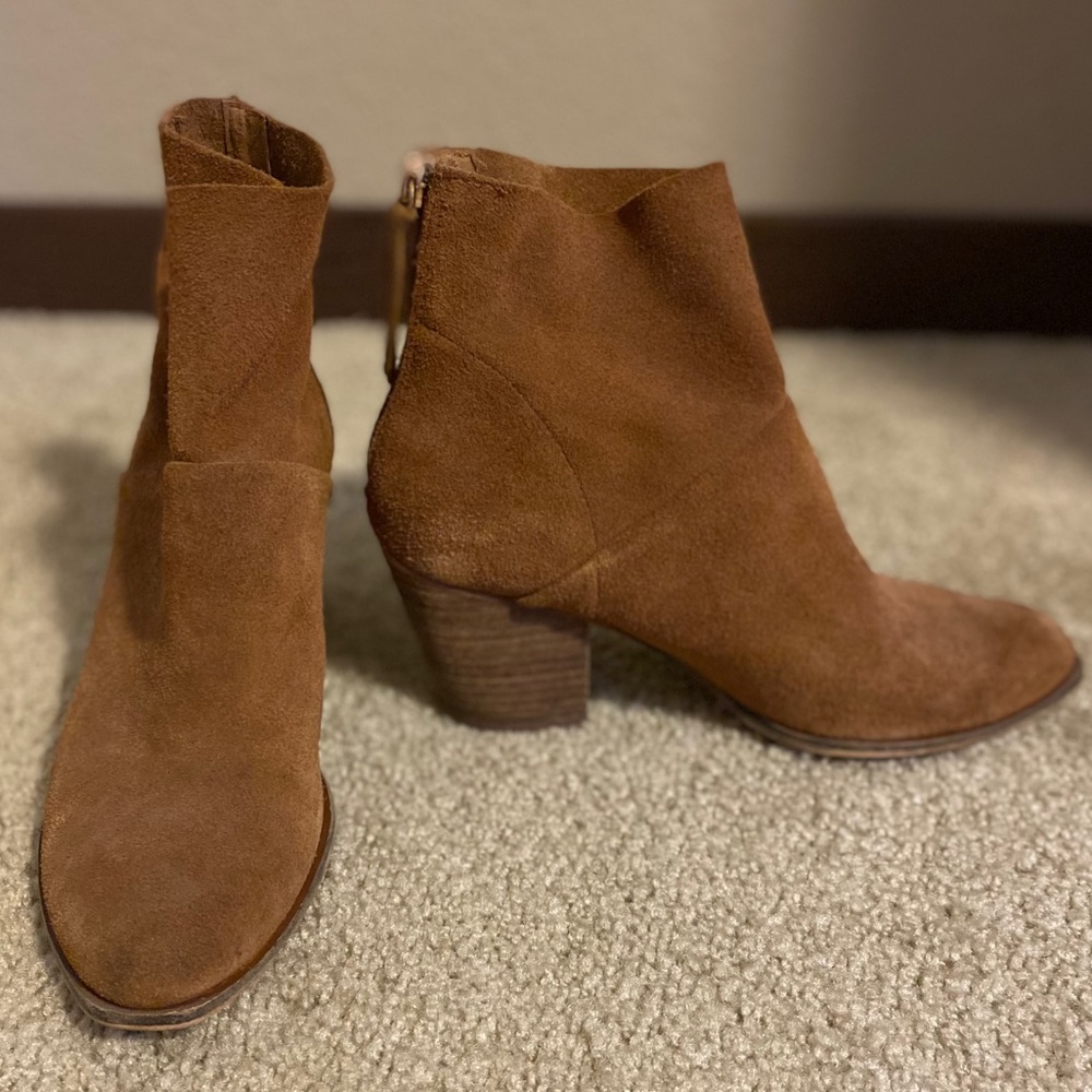 Chinese Laundry nude booties!